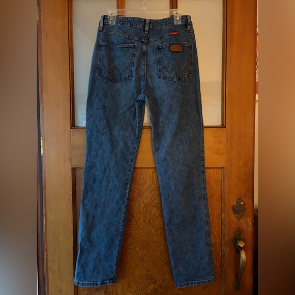 Wrangler Vintage Women’s Blue Jeans - 30”x32” - Picture 2 of 3